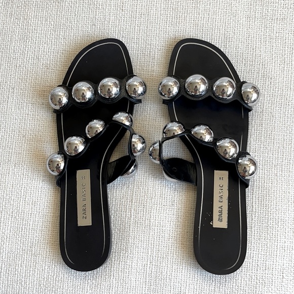 Zara Slides